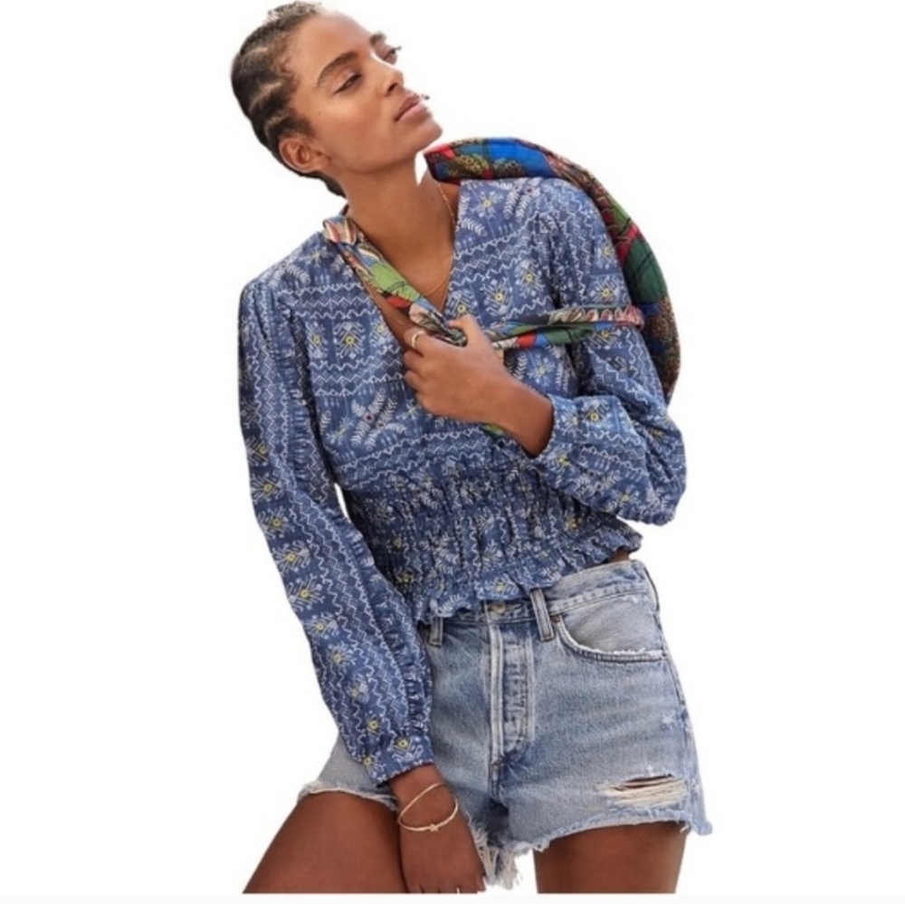 🌈🌈  Anthro Blouse Puffed Sleeves Embroidered Smocked Waist Surplice